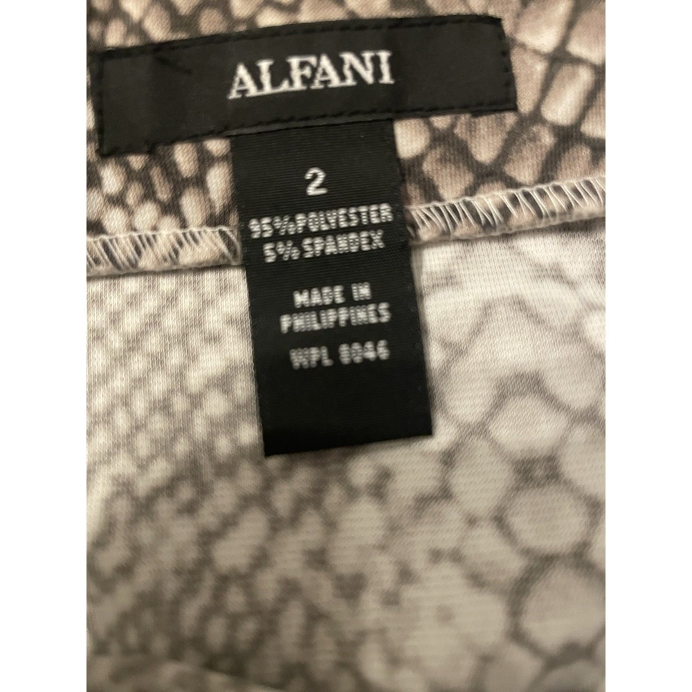 Alfani Snake Print Pencil Skirt Size 2 Red Zip Accent Stretch Midi Career Chic - Picture 5 of 5